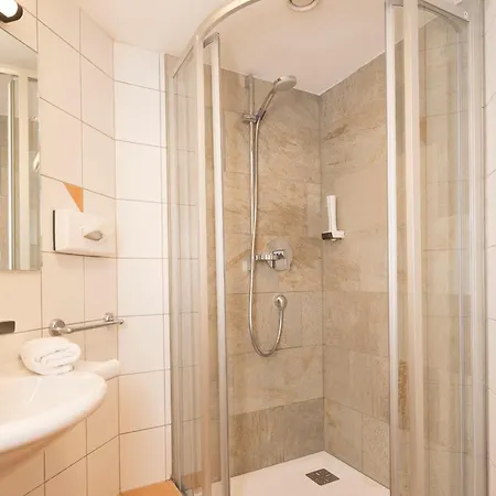 غاسثهاوس جاكوبر 3*